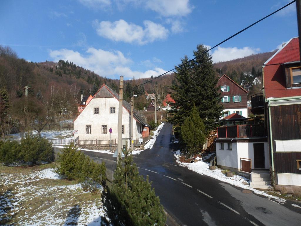 Pension Mikulka Mikulov v Krusnych Horach Экстерьер фото