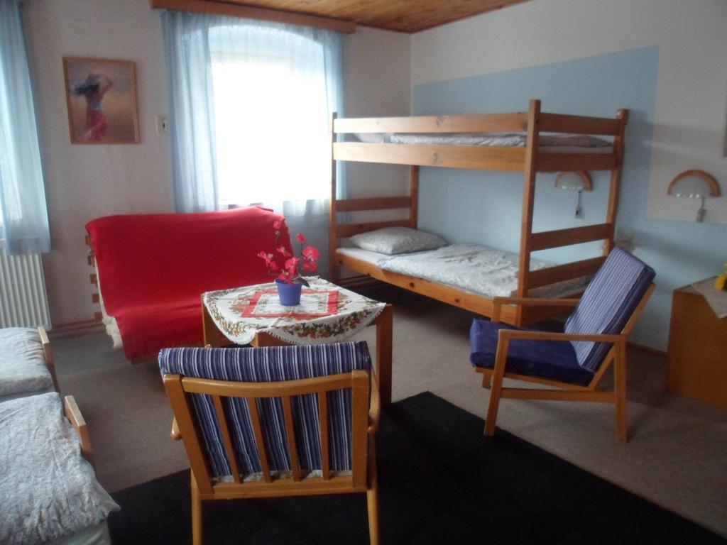 Pension Mikulka Mikulov v Krusnych Horach Экстерьер фото